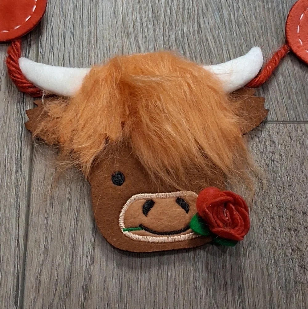 HIGHLAND COWS & Hearts Valentines Felt Garland 6' by Hobby Lobby